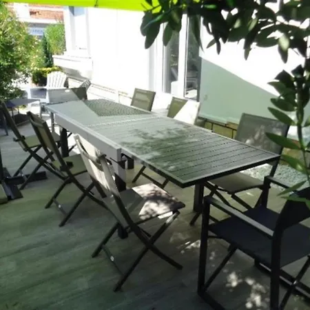 House Charmante Entierement Renovee