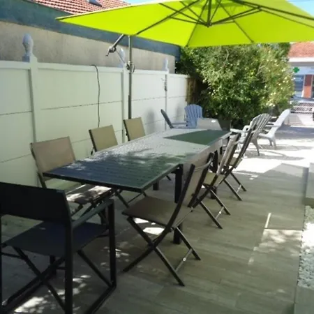 House Charmante Entierement Renovee